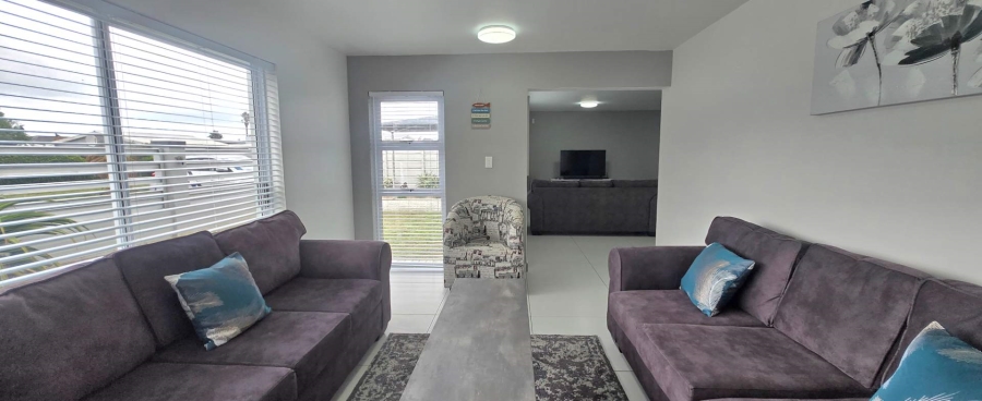 4 Bedroom Property for Sale in Franskraal Western Cape